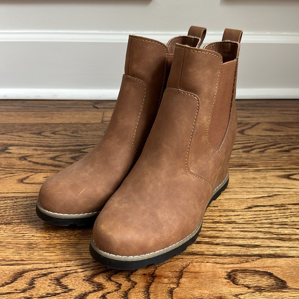 🎉SOLD🎉Brown Booties Wedge Heel